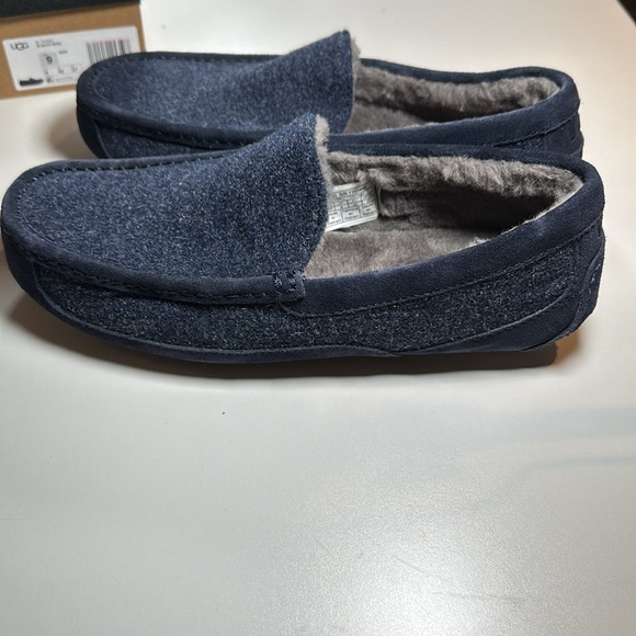 Mens UGG Plush Ascot Slippers Black Wool Gray Shearling Inside Sz 9 - Picture 5 of 8